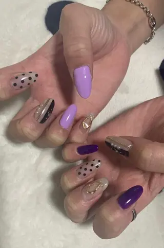 ネイル ECLAT エクラ所属・寺山 千鶴のネイルデザイン