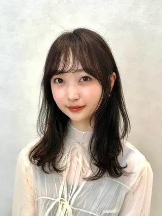 ミディアム カラー パーマ 🫧小顔×似合わせ× 透明感カラー🫧のヘアスタイル