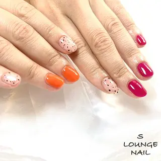 ネイル S LOUNGE NAIL所属・パーツたくさん🍓 SUMIのネイルデザイン