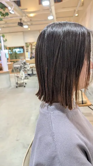 ミディアム 【女性限定】 しおりのヘアスタイル