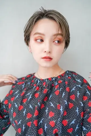 ショート カラー MISAKI🪐 💫のヘアスタイル