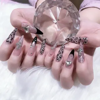 ネイル Rola所属・⟡˖· まゆり꙳⟡のネイルデザイン