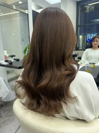 セミロング カラー ハイトーン/髪質改善 🦋KASUGA🖤のヘアスタイル