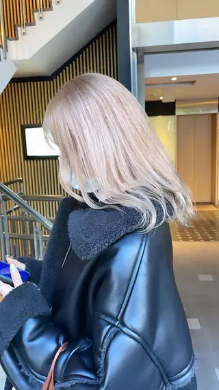 セミロング 美髪矯正 蓮のヘアスタイル