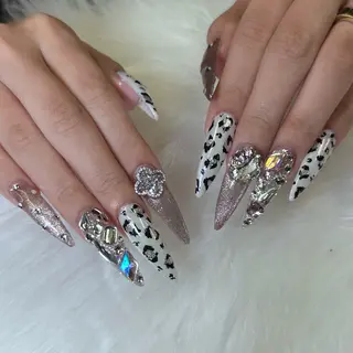 ネイル M.jewelry himeka🍒のネイルデザイン