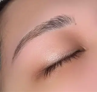 アイブロウ 小峰 利樹のマツエク・マツパデザイン