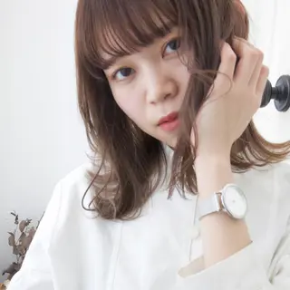 ミディアム カラー fio マナミのヘアスタイル
