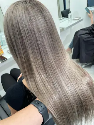 ロング カラー ito. ブリーチ/髪質改善のヘアスタイル