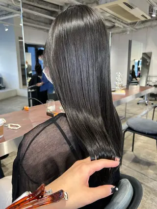 ロング 艶髪 透明感カラー 田中伶奈のヘアスタイル