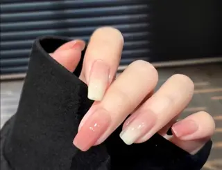 ネイル 高木 維麗絲のネイルデザイン