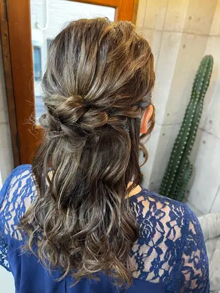 セミロング ヘアアレンジ 石井 綺乃のヘアスタイル