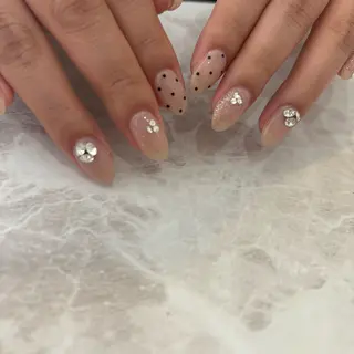 ネイル private salon magique所属・Rina🫧 大阪/福島のネイルデザイン