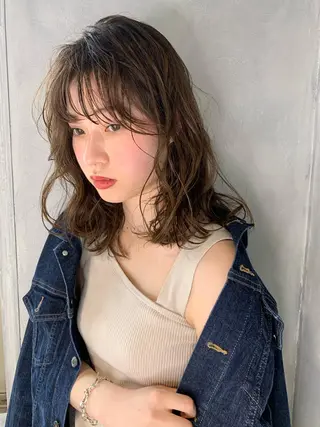 セミロング カラー パーマ ヘアアレンジ ヨシムラ リオのヘアスタイル