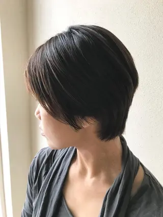 ショート 沢田 瞳のヘアスタイル