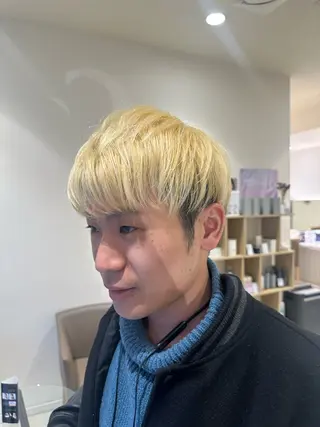 カラー メンズ タイトボブ個性派カラ ーAKANEのヘアスタイル