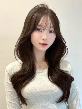 カラー 魅力引き出す上品艶髪 🪞/銀座美容室のヘアスタイル