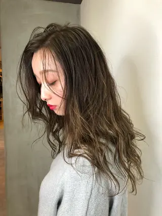 ロング カラー VIEWユリナ メイク/ カットのヘアスタイル