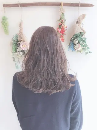 セミロング カラー 西 めぐみのヘアスタイル