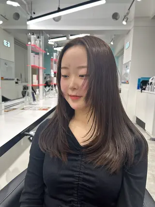 ロング カラー エフェクトブリーチ／ レイヤーカット／翔のヘアスタイル