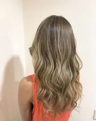 ロング ヤマグチ ヒカルのヘアスタイル