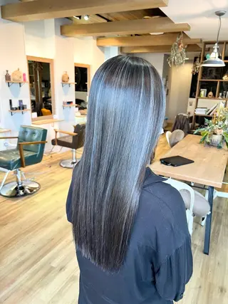 ロング カラー 堀 望美のヘアスタイル