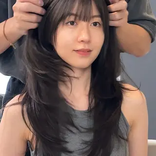 ロング 岸本 理希のヘアスタイル