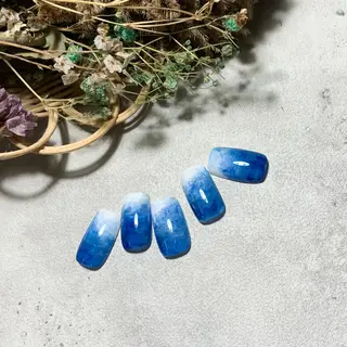 ネイル atelier　FIORITURA所属・FIORITURA aiのネイルデザイン