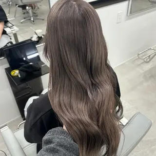 セミロング カラー REAL 心斎橋所属・ブリーチ/ベージュ /デザイン/ナツミのヘアスタイル