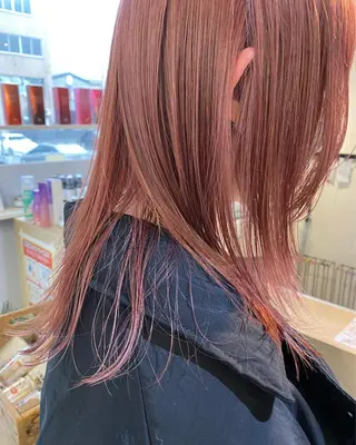 ミディアム W所属・小林 朋花のヘアスタイル