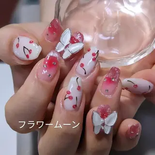 ネイル フラワー ムーンのネイルデザイン