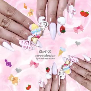 ネイル キラオメ Neneのネイルデザイン