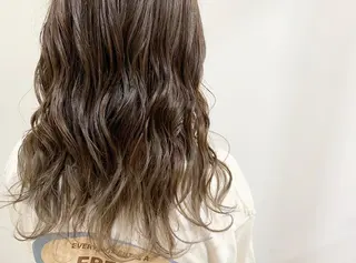 ロング カラー あべ ゆうかのヘアスタイル