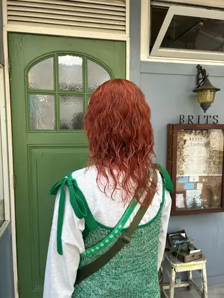 ミディアム カラー パーマ BRITS 渡辺 菜々子のヘアスタイル