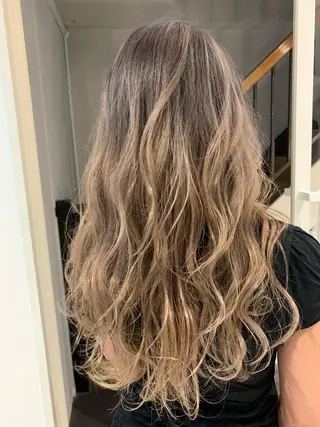 ロング カラー ヘアアレンジ 🎨カラー満足度 500%💫ヅル💫のヘアスタイル