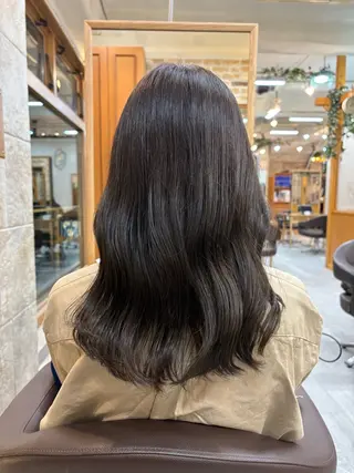 カラー 佐藤 遥菜のヘアスタイル