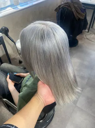 カラー Seleneコウキ ブリーチ/ハイトーンのヘアスタイル