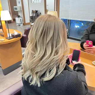 ロング カラー SOUPLE 土谷優乃のヘアスタイル