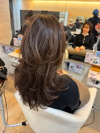 セミロング カラー 💎髪質改善💎艶髪 💎ブリーチ💎津村のヘアスタイル