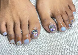 ネイル VIERU 🌈🎀💖のネイルデザイン