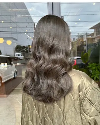 ロング カラー 浅井 寛十朗のヘアスタイル