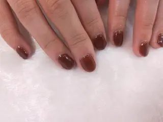 ネイル R'well所属・はばすみれ🎀ﾈｲﾙ 光ﾌｪｲｼｬﾙ ﾍｱのネイルデザイン