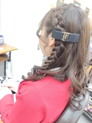 ヘアアレンジ セミロング LUXbe博多バスターミナル店所属・澤田 あきのヘアスタイル