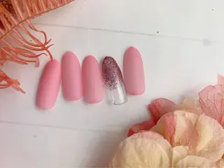 ネイル ネイルサロン&スクール GINA所属・藏野 優花のネイルデザイン