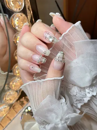 ネイル 23時まで❤︎韓国、 ワンホンネイルのネイルデザイン