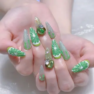 ネイル Queens 榊 まおのネイルデザイン