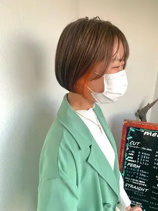 ショート カラー 三野 沙也のヘアスタイル