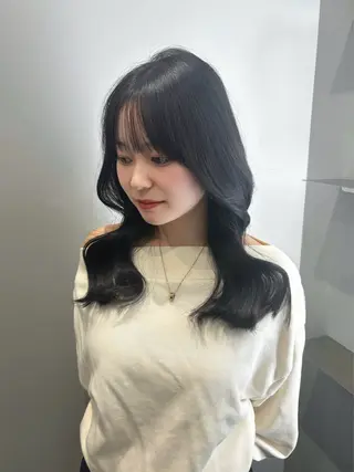 セミロング カラー 艶カラー/レイヤー️ 🩵miku🩵のヘアスタイル