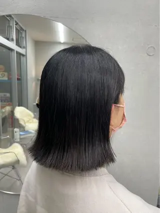 ショート カラー IO イオリのヘアスタイル