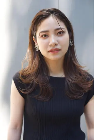 ミディアム hoNua. 栄/透明感カラーのヘアスタイル