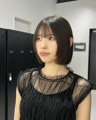 ミディアム 石塚 瑛里菜のヘアスタイル